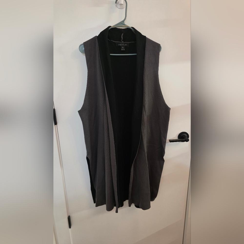 Women's Gray Sleeveless Jacket